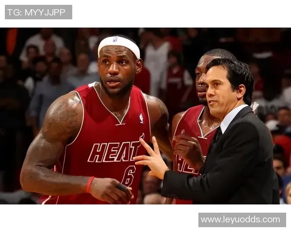 詹姆斯与斯波共同探讨现代篮球的节奏与空间的重要性