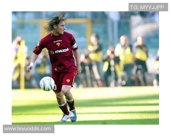 托蒂与女友迁入新居紧邻罗马主场告别270平米旧公寓