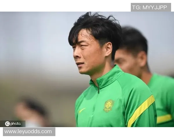 国安队李磊因右大腿肌肉拉伤预计缺阵四周球队面临人员紧张局面