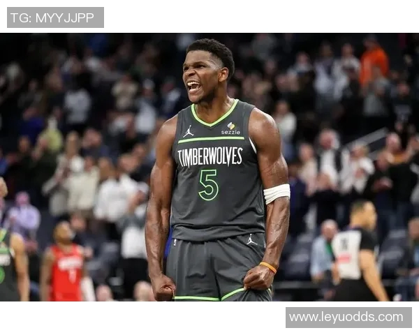 爱德华兹狂砍35分6板3助4断成最年轻三分先生展现超强投篮能力